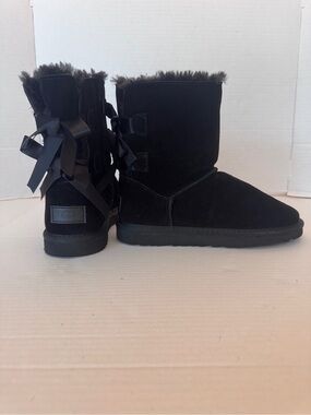 UGG Bailey Bow II Women's US Size 9 EUR 40 Black Boots Cozy Boho Chic Effortless